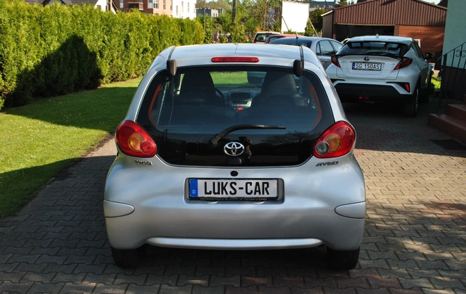 Toyota Aygo cena 11999 przebieg: 170000, rok produkcji 2007 z Barwice małe 781